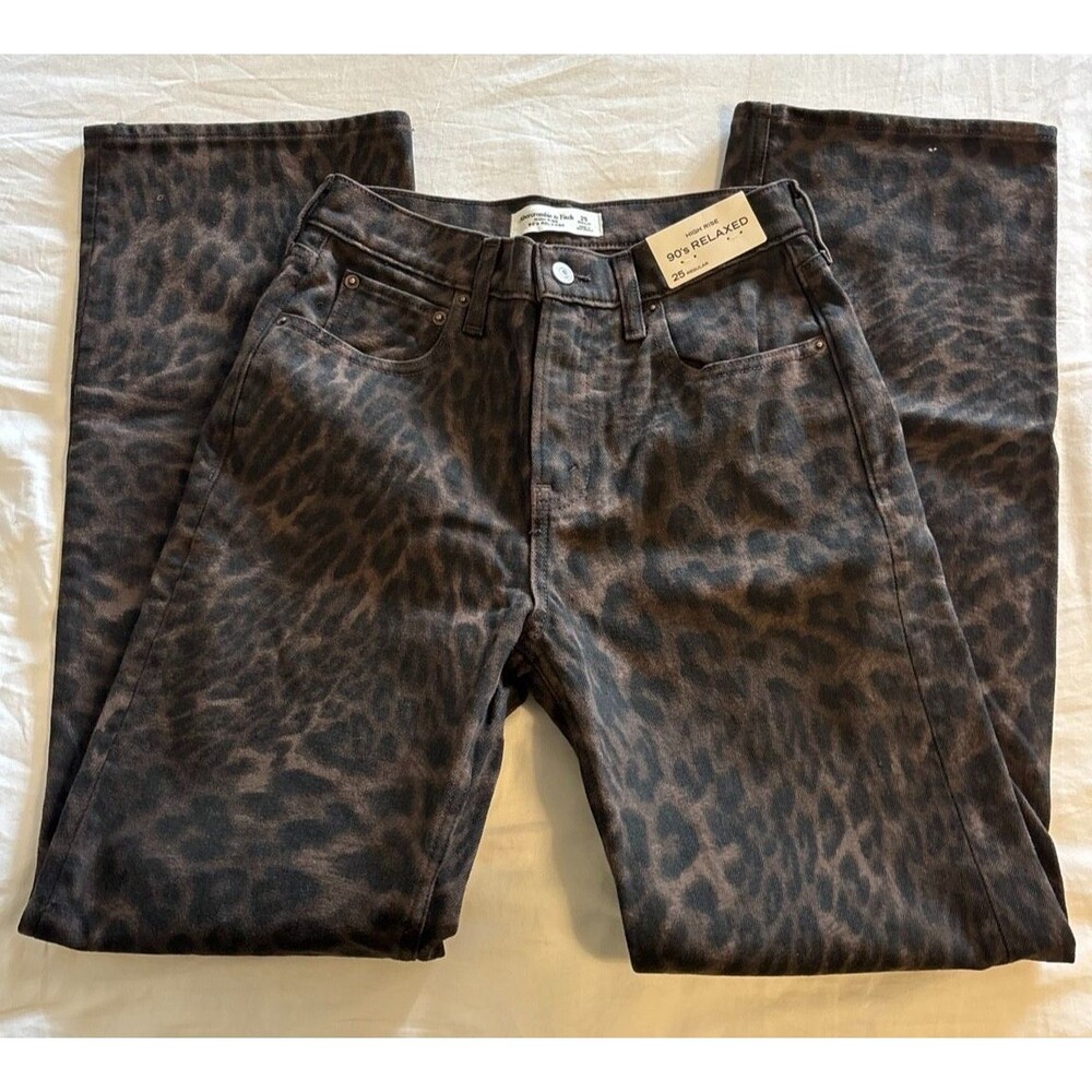 Abercrombie & Fitch High Rise 90s Relaxed Leopard Print Jeans NWT Sz 25R